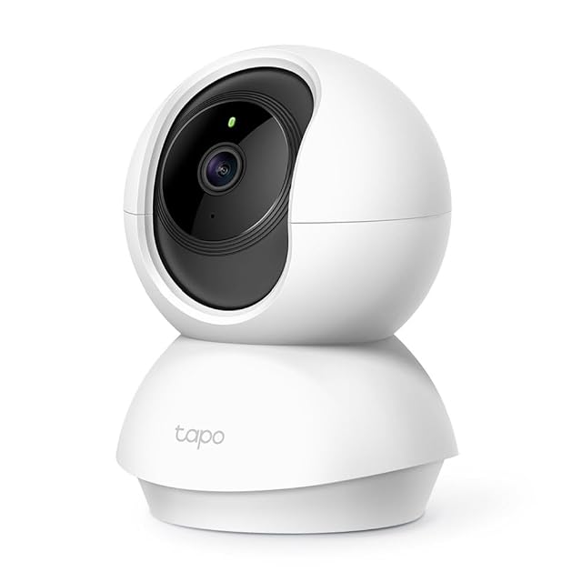 Tapo C200 Innen-Schwenk-Neige-Kamera auf einem Tisch